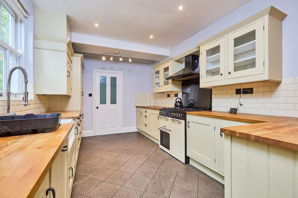 Edward Knight 202...