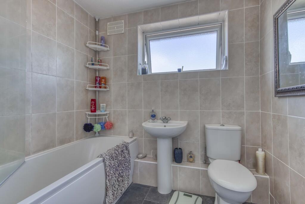 Newbarn Park Road  (8)