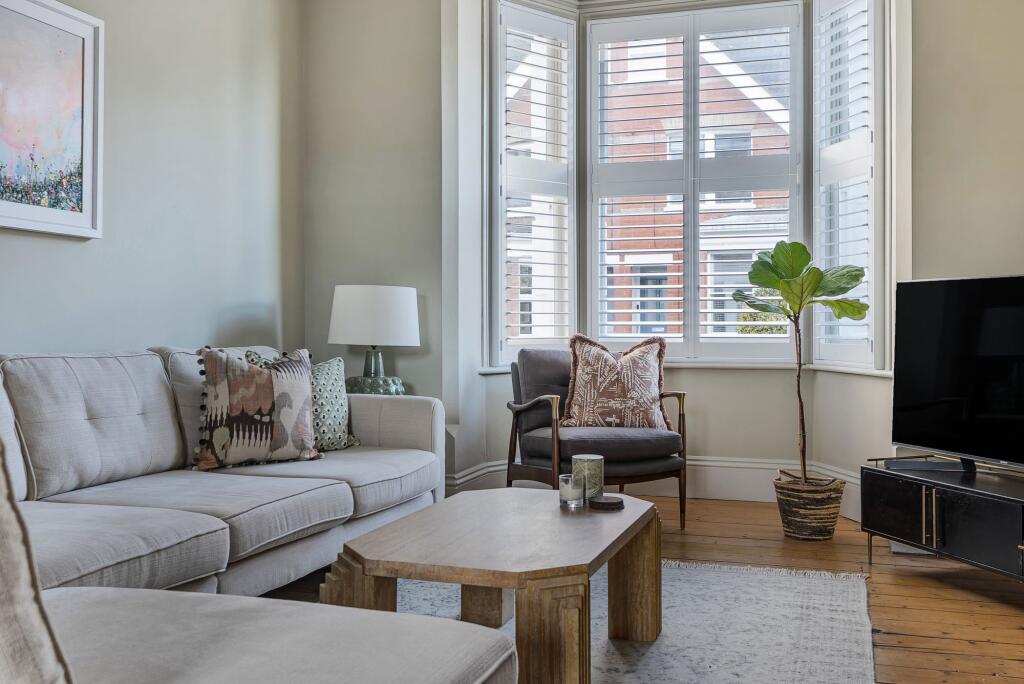 Living Room (2)