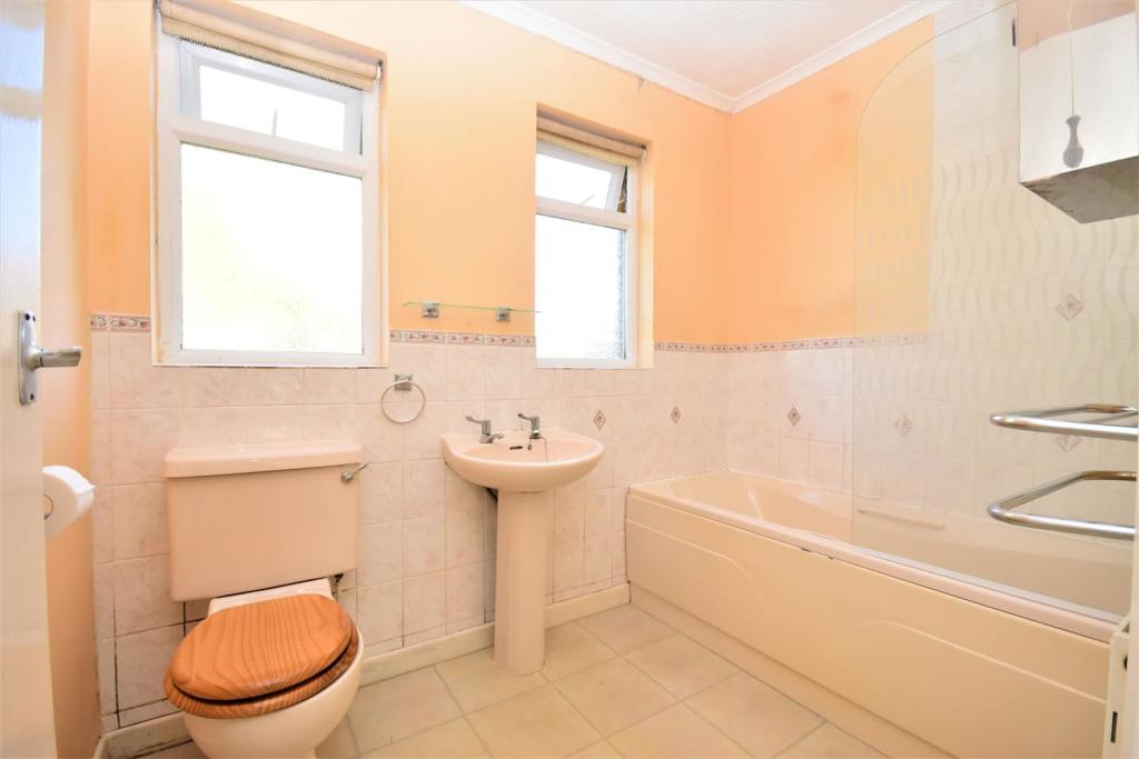 Bathroom.JPG
