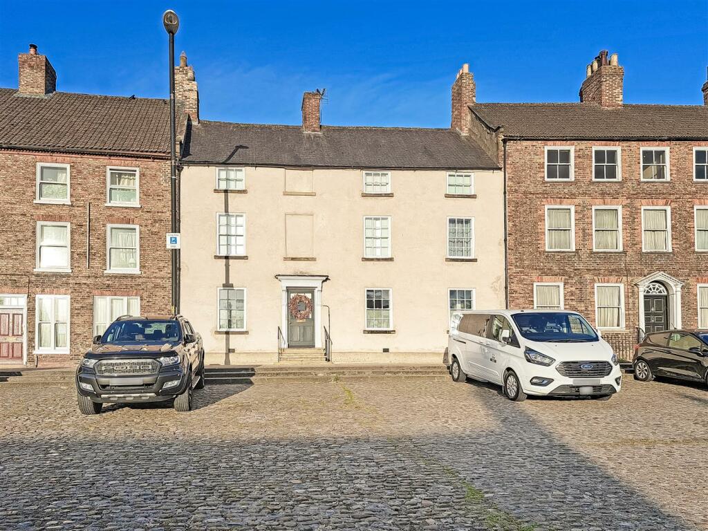 10 North End Front 1.jpg