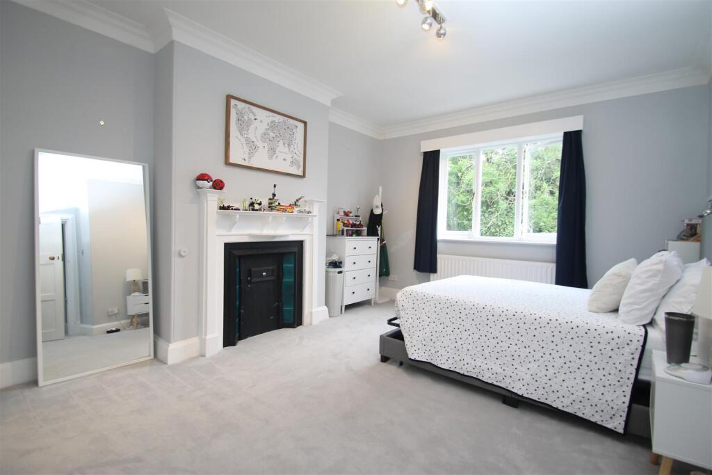 bedroom 2.JPG