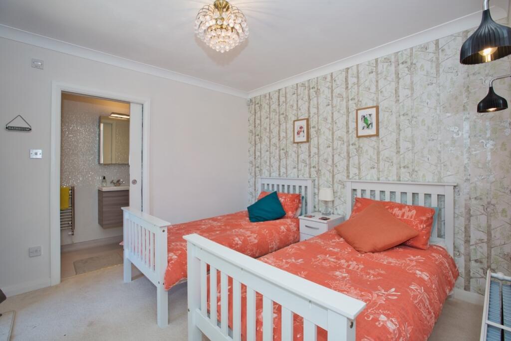Guest bedroom