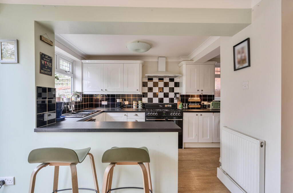 1370385-31-68fa39...