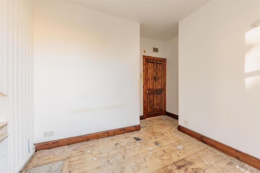 11D Bonnybank Road Dundee-8.JPG