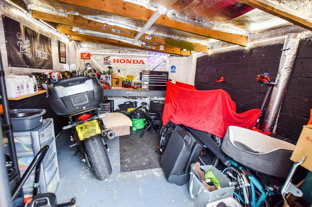 Workshop/storage