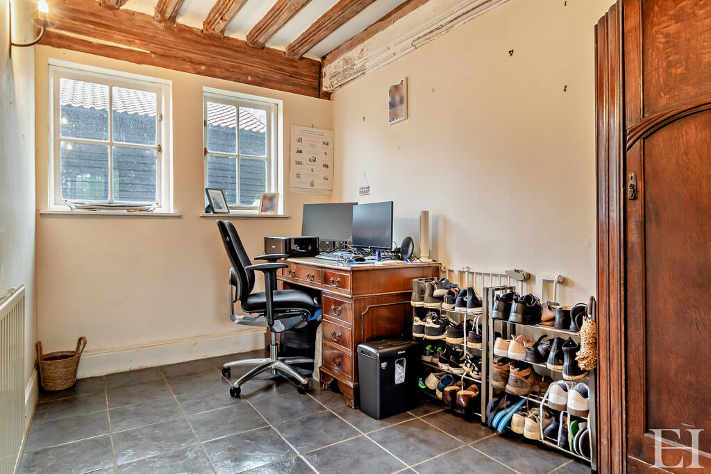 8594344-interiorW...