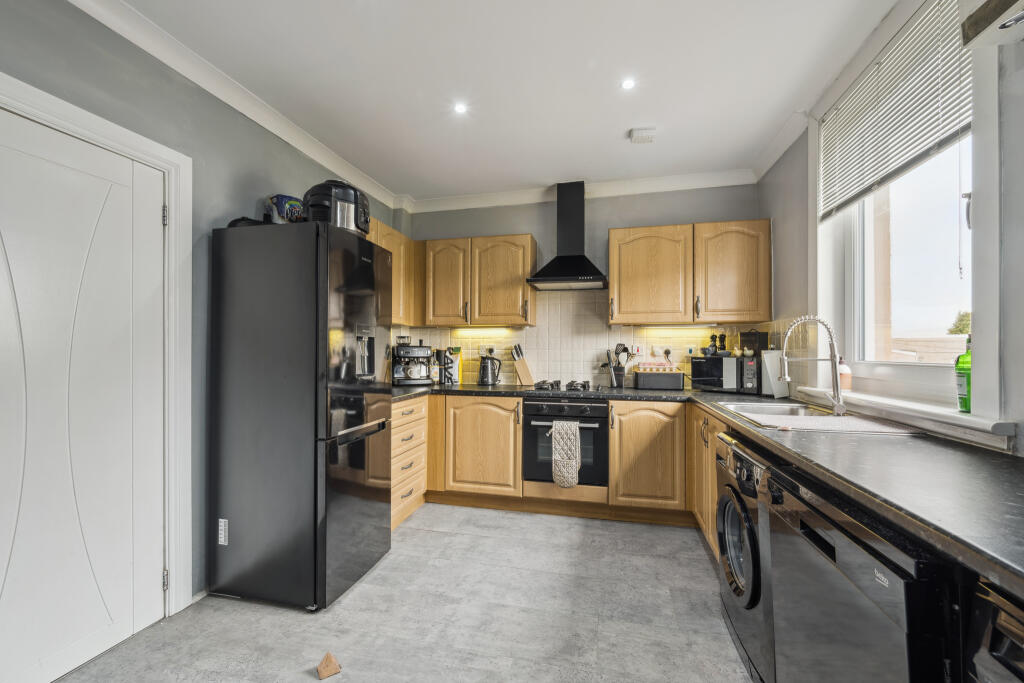 Kitchen/ Dining Room