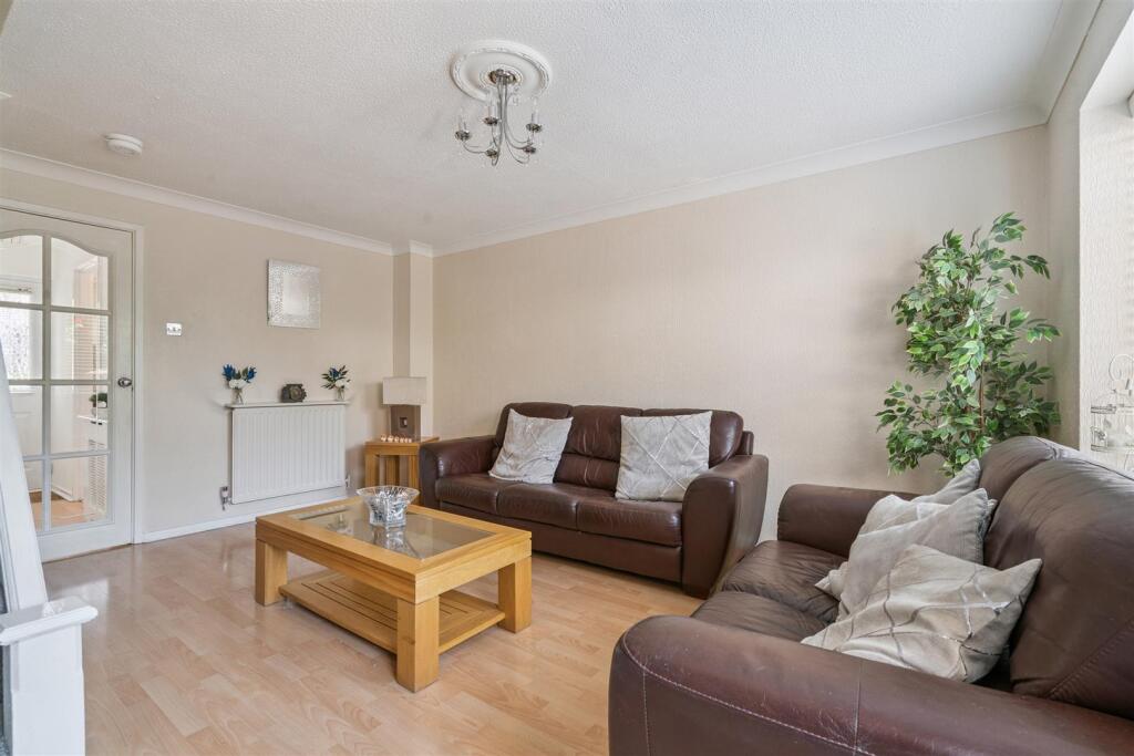 147 Sutton Common Road reception 4.jpg