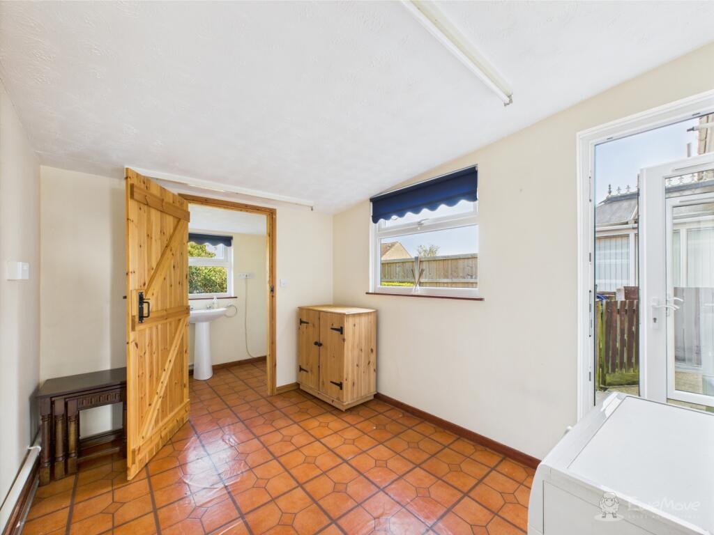 Utility Cloakroom- Mark Stephens EweMove Newmarket