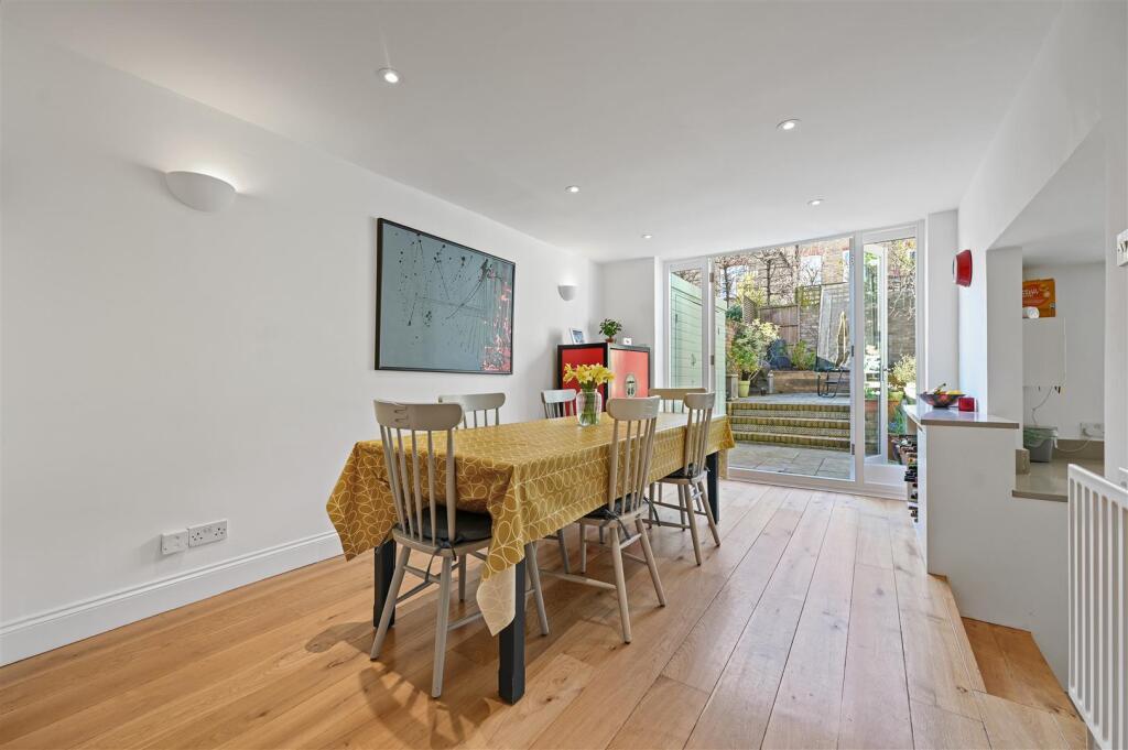 Bolingbroke Road - Diner