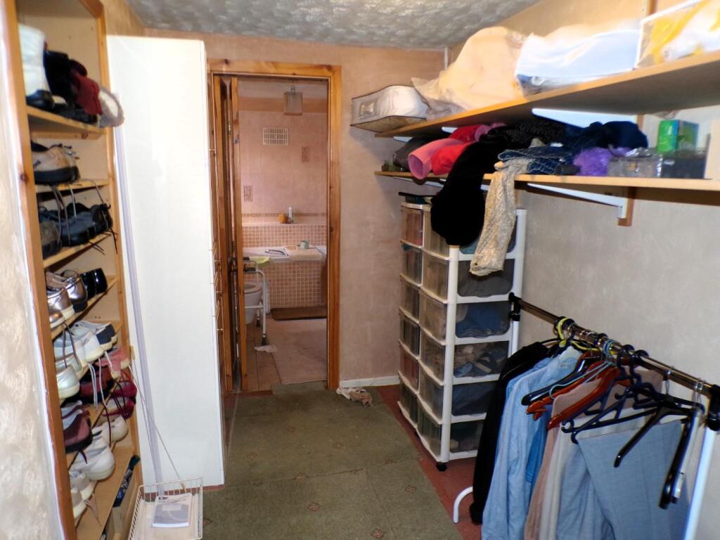 GailCl15wardrobe.JPG