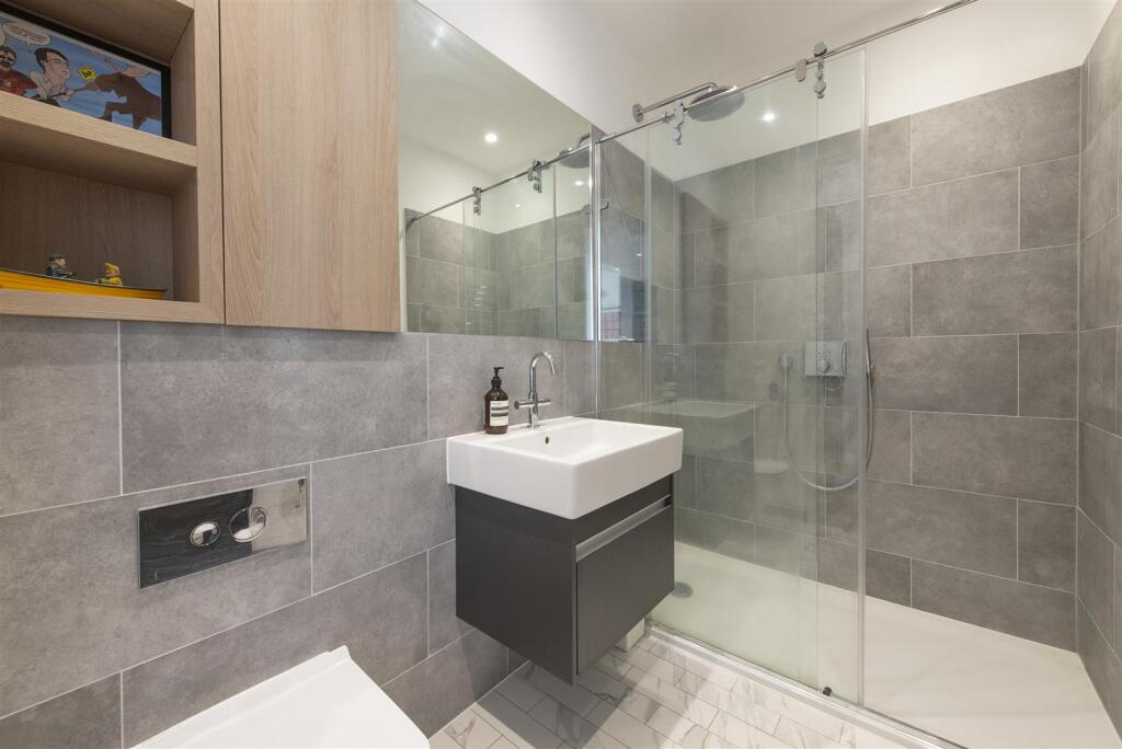 52085 Hi res (5).jpg