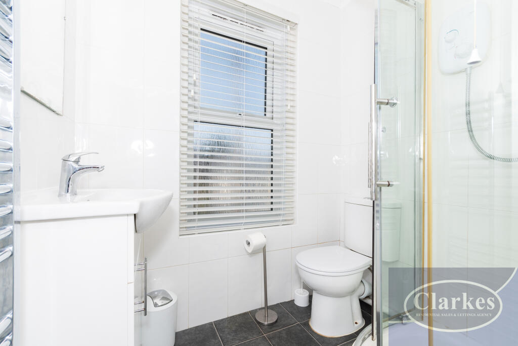 FC057_94 PINE RD_016