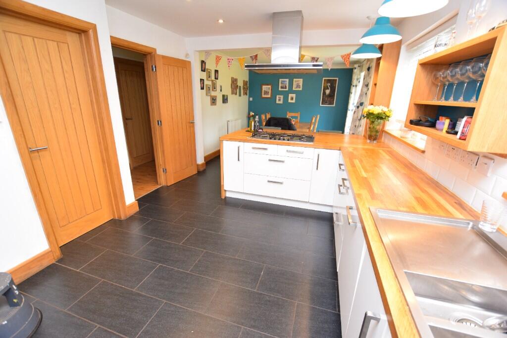 dining/kitchen