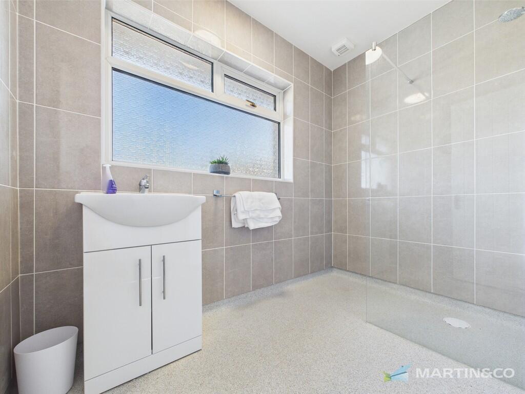 CAM02318G0-PR0438...