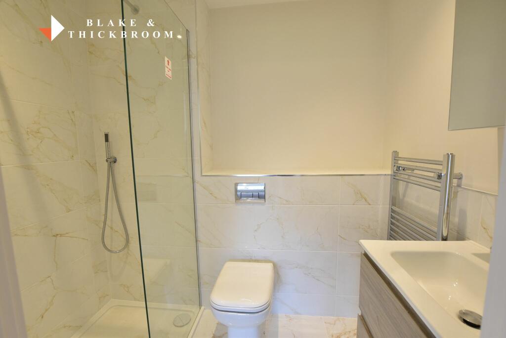 ENSUITE SHOWER ROOM