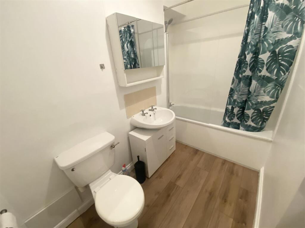 Bathroom.JPEG