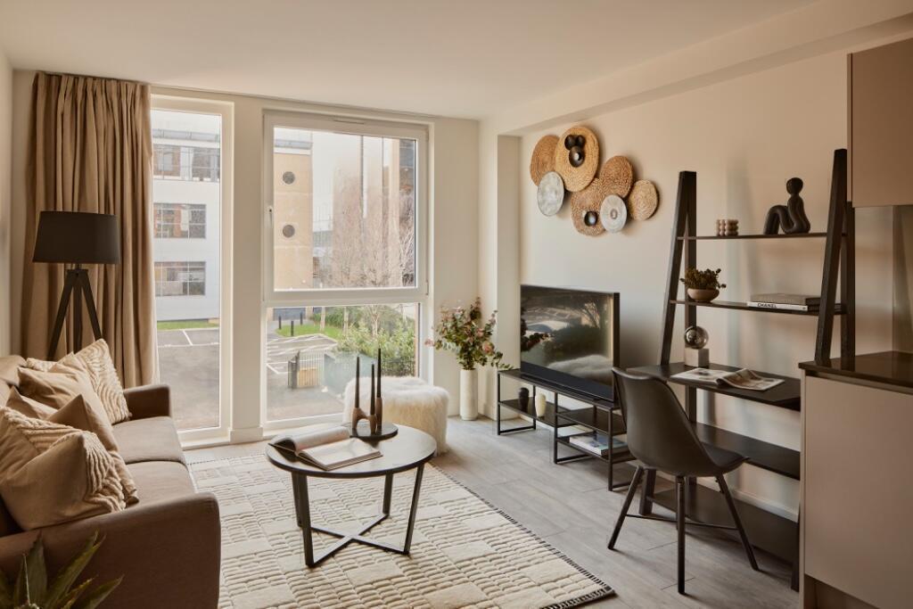  Dumballs Road, Cardiff(City), CF10