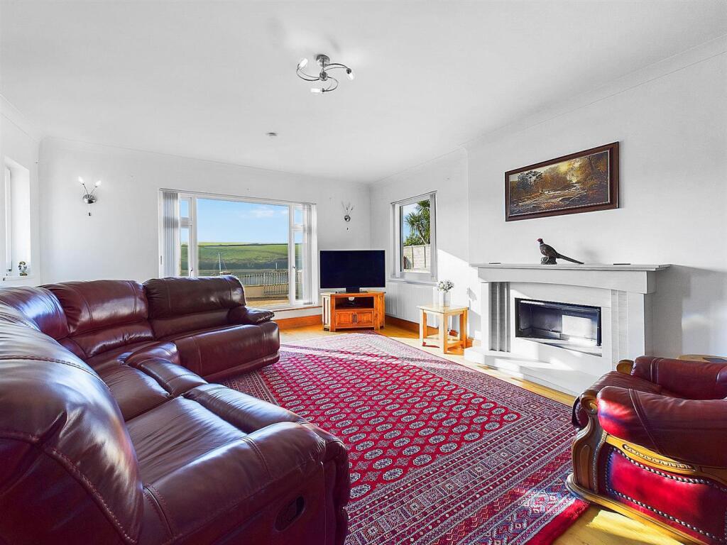 Lounge Area.