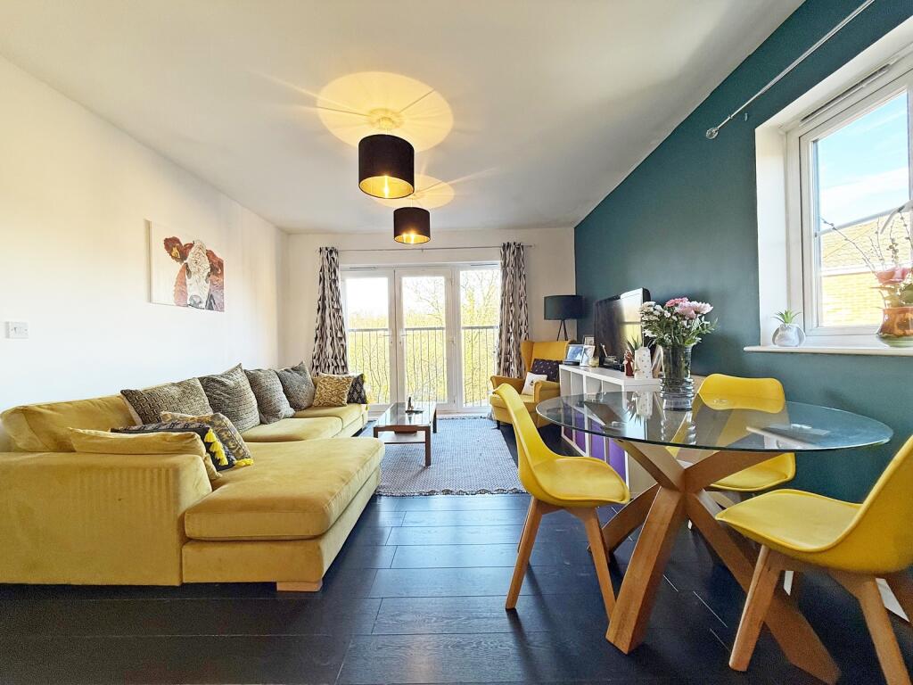 L-shaped entrance hallway