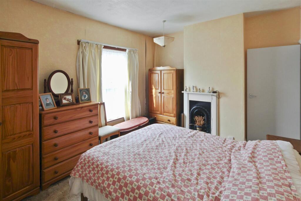 Finedon Road  (11).jpg