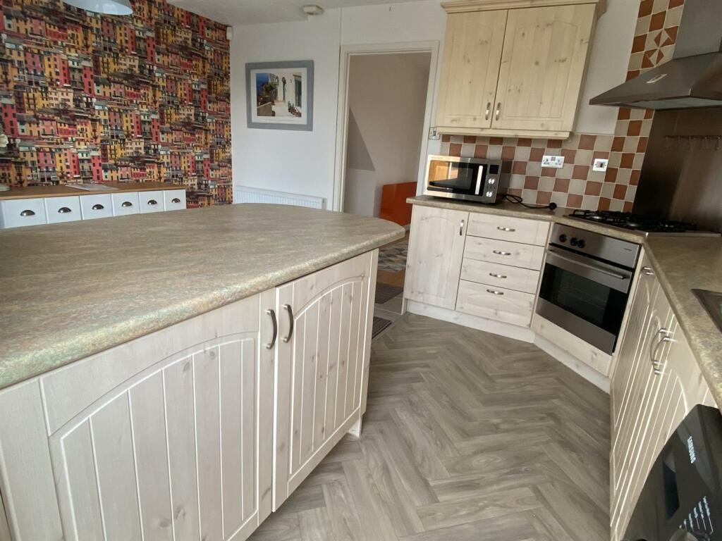 Dining kitchen