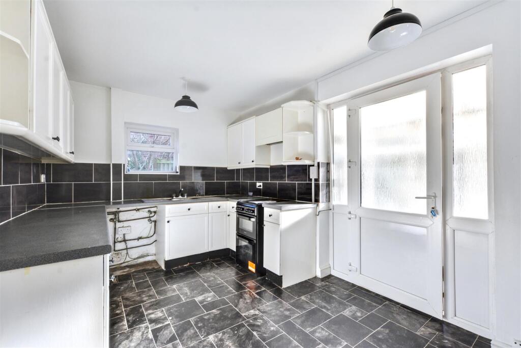 Kitchen_1.jpeg