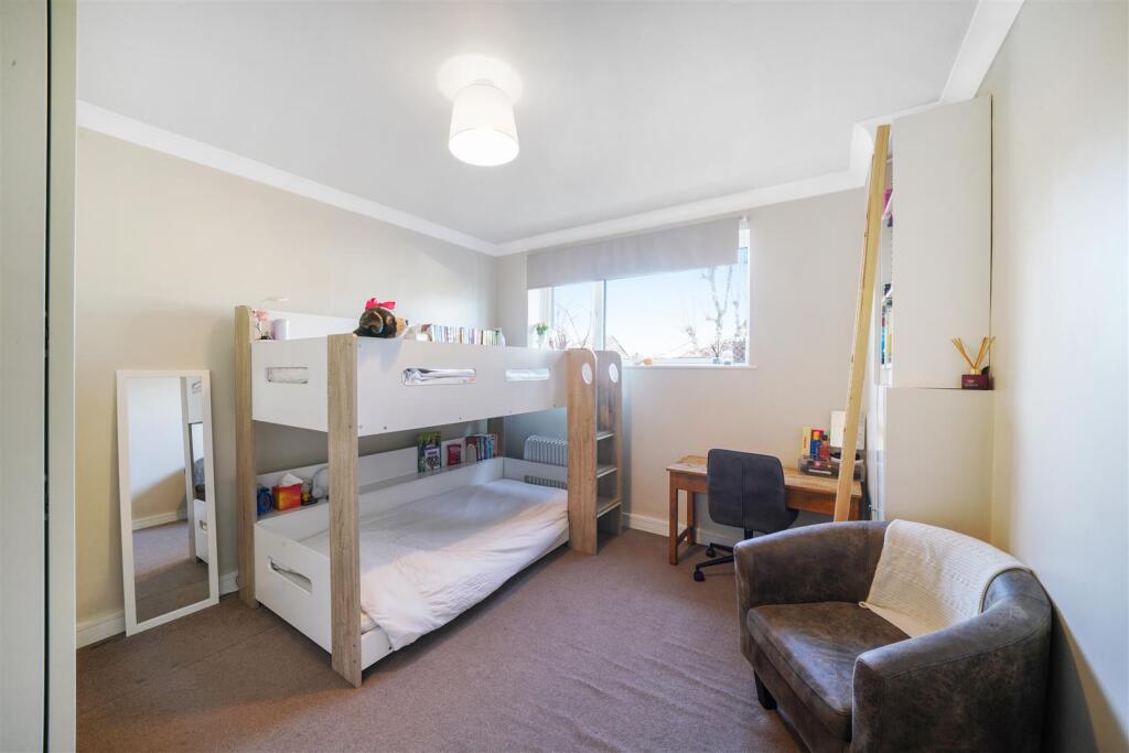 8 Everton Court, Harrowdene Road - BN7oZhVQeKW1FjH