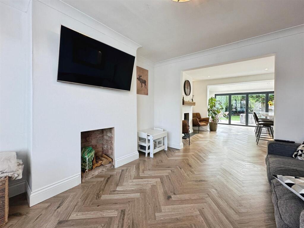 b71606d0--4A55-8B41-8D4E18F3D68C-61268-000013EBC3A