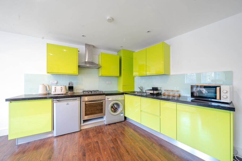 1304969-11-683eed...