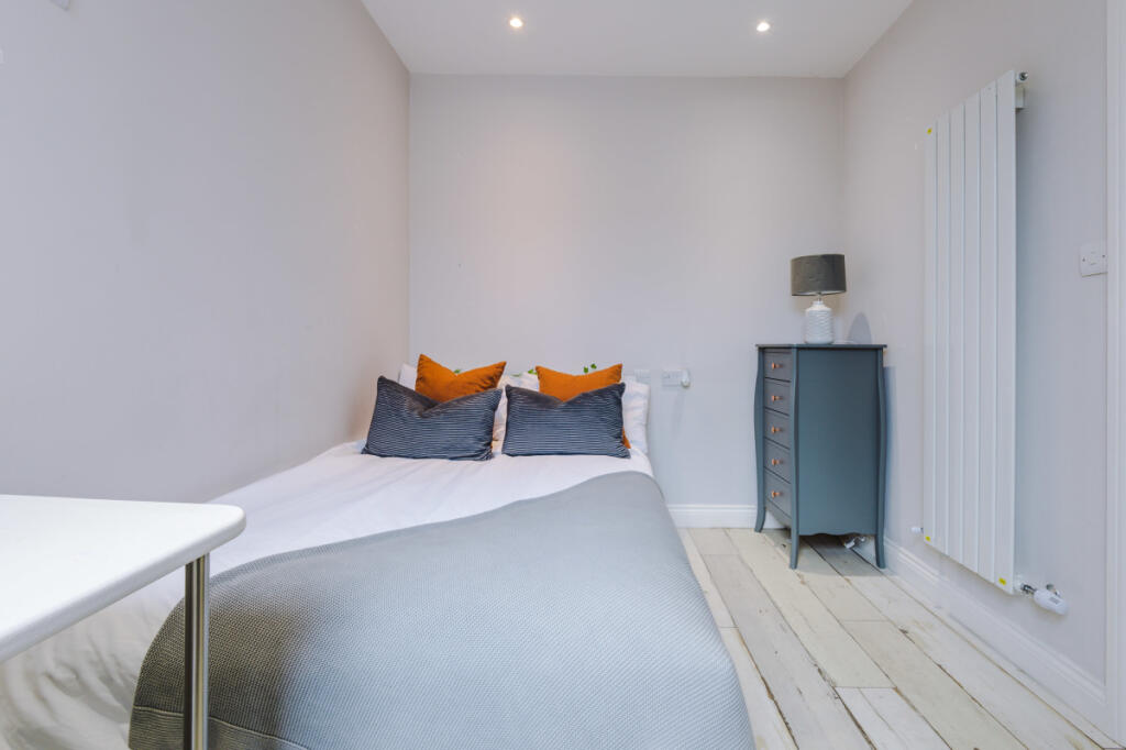 27 Woodcroft Road Bedroom 29