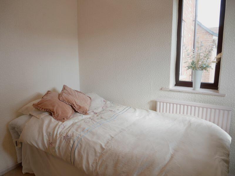 Photo 33