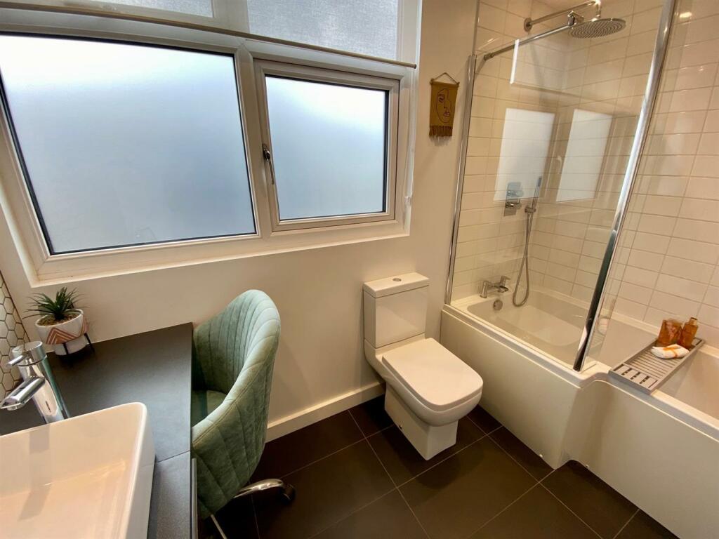 priory way 78 ensuite bed 2 2.jpg