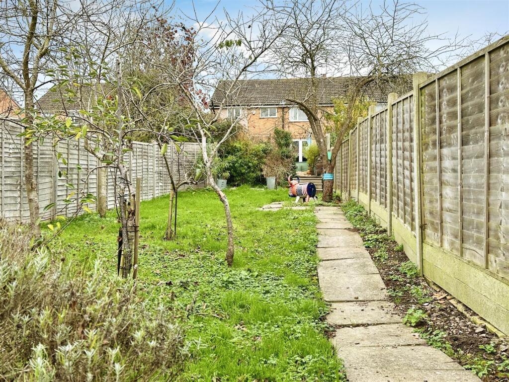 garden to house