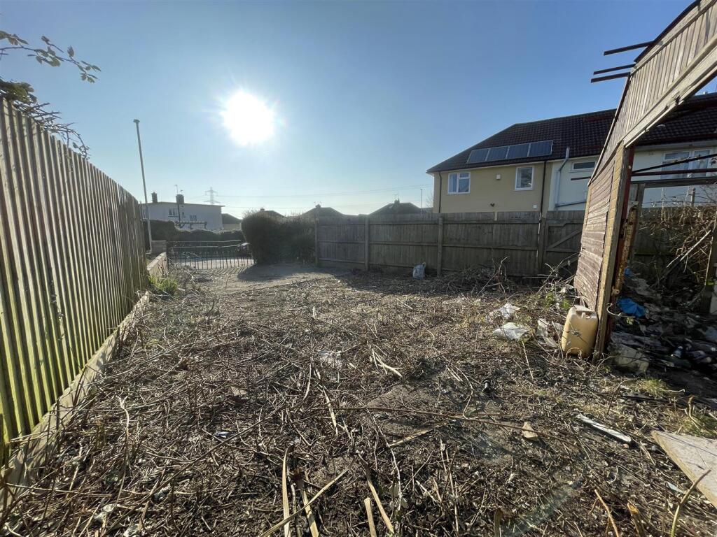 13 - Building Plot for Auction, Lockleaze.JPG
