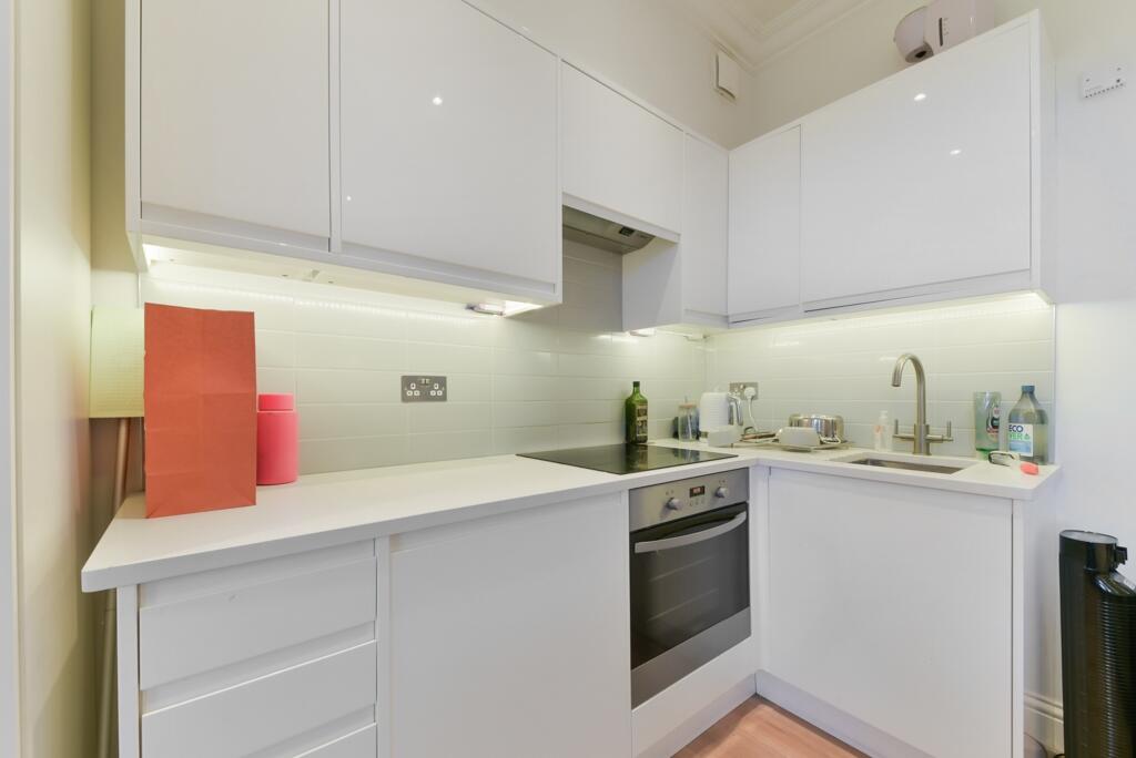 VINCENT SQUARE, 5-13