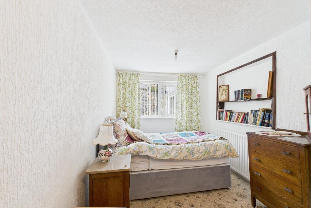 CAM04201G0-PR0068-STILL018