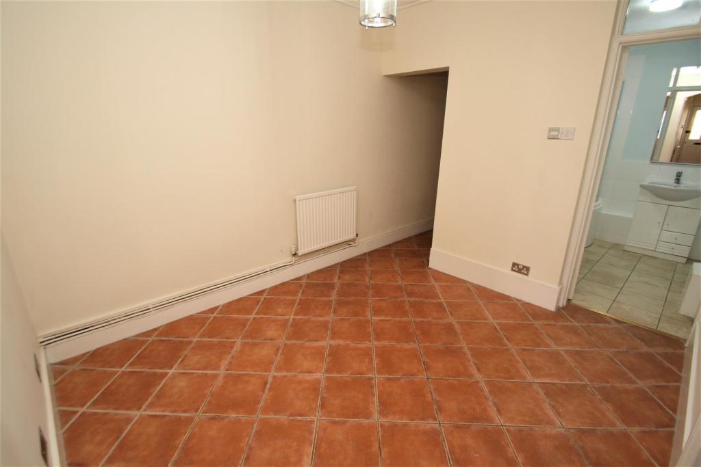 DiningRoom.JPG