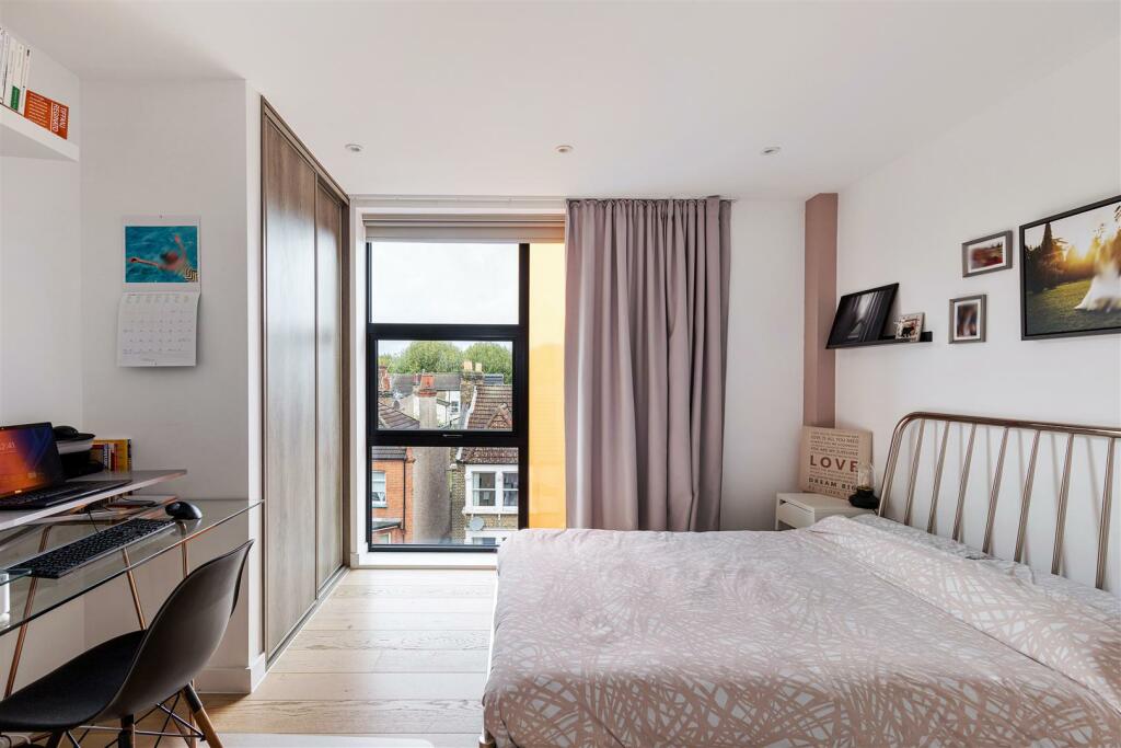 Blackhorse Road, E17