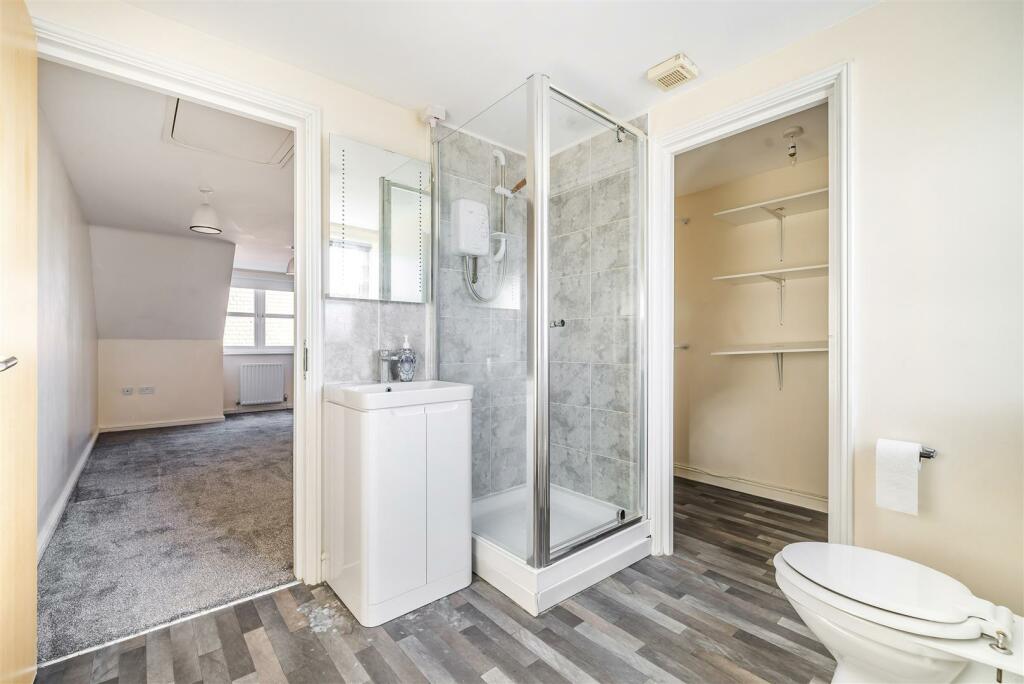 Ensuite.jpg