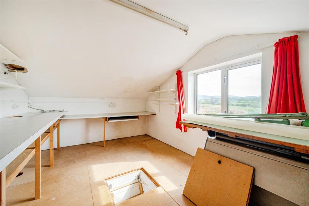 ATTIC ROOM