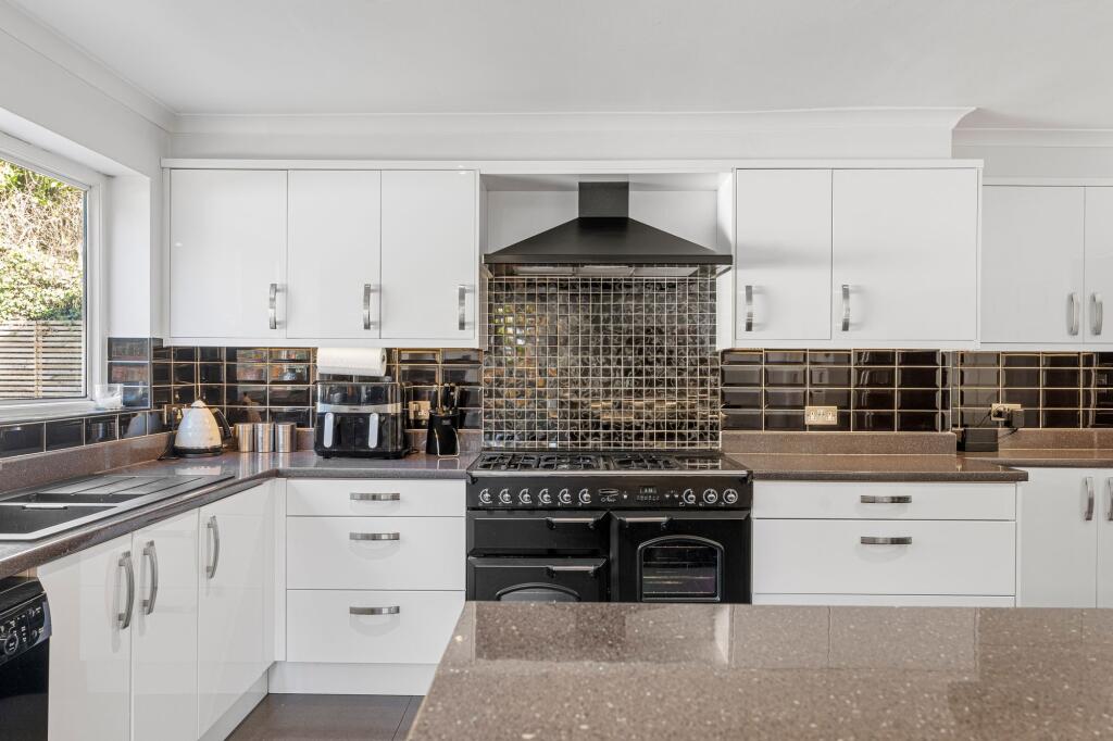 Kitchen-Breakfast Room