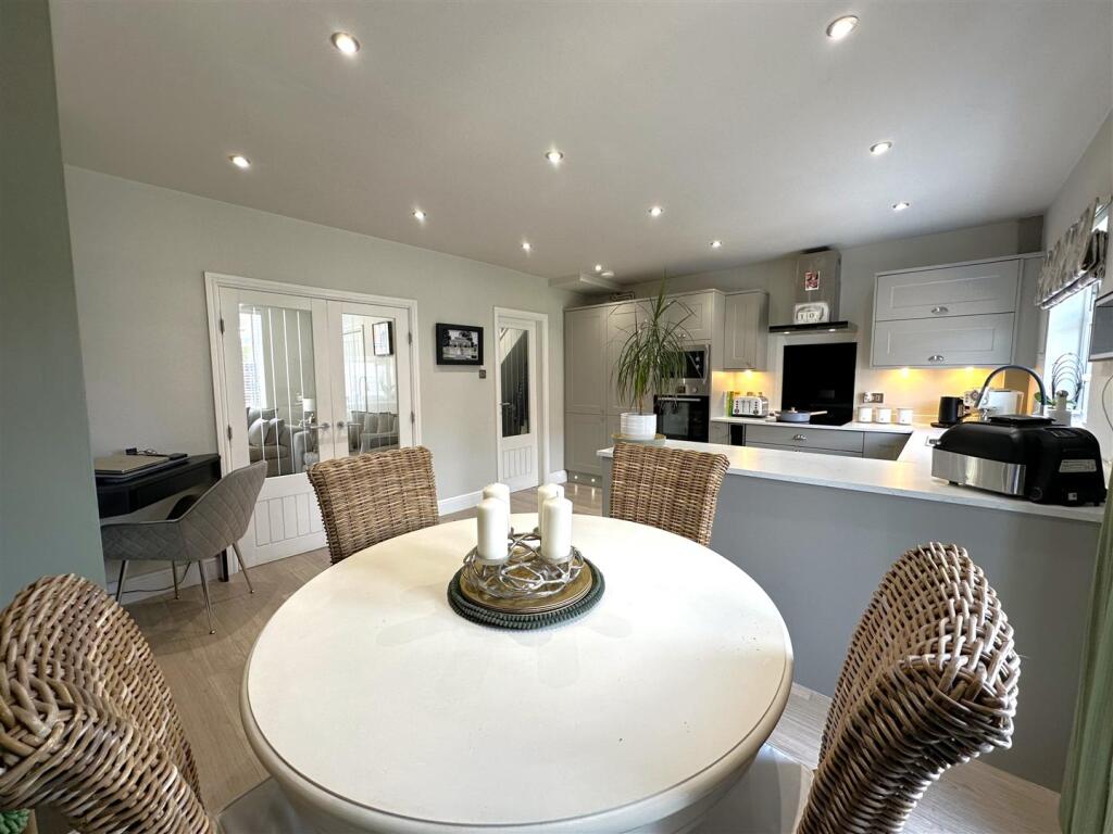 OPEN-PLAN Dining Kitchen 841