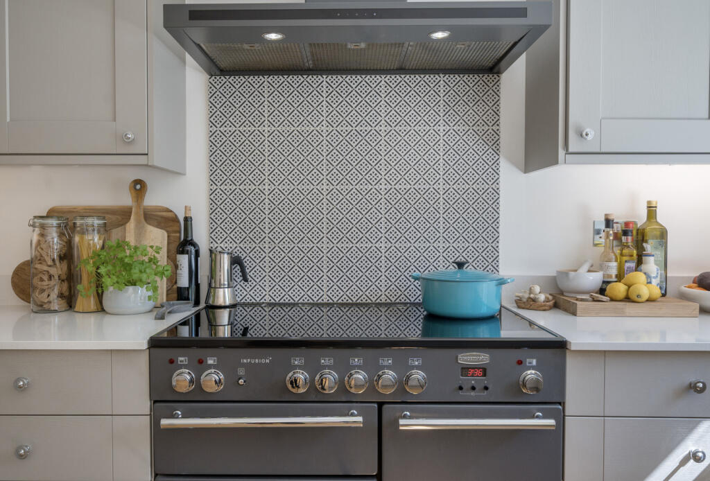 1293788-6-68270ea...