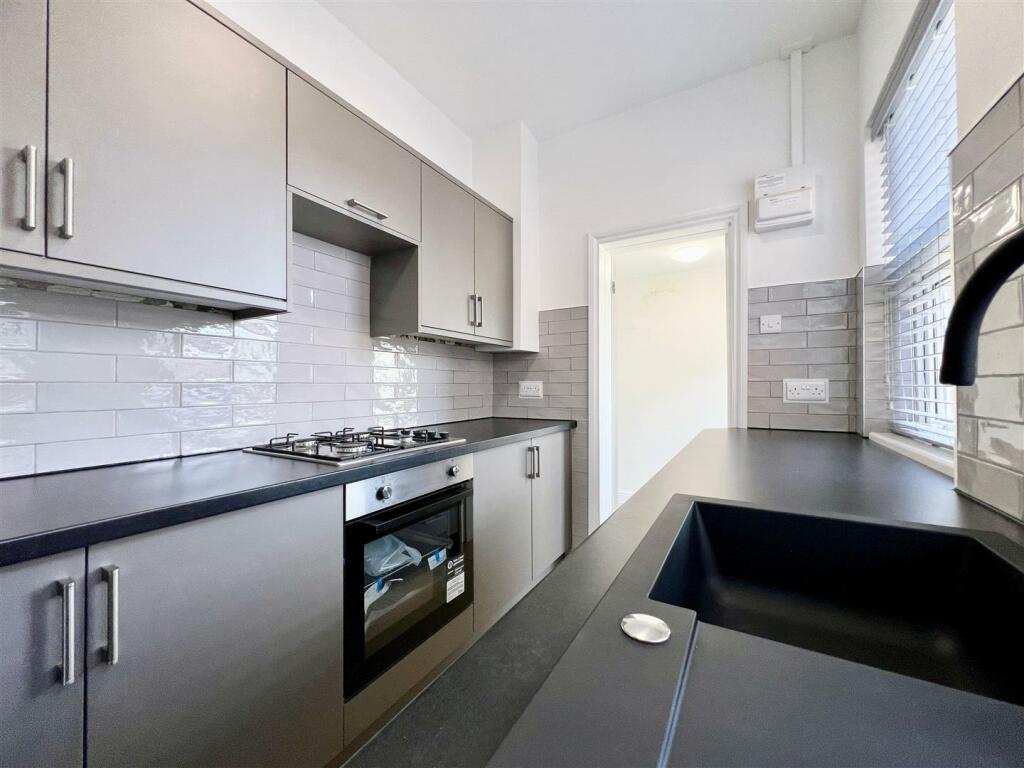 U Kitchen.jpg