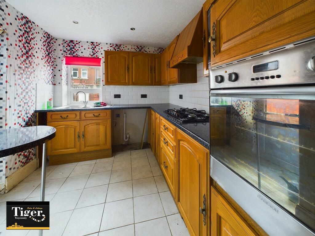 CAM02176G0-PR0321...