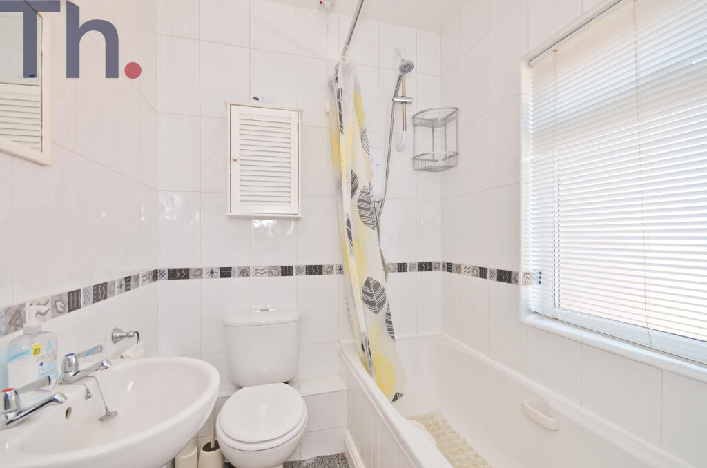 Family Bathroom.JPG