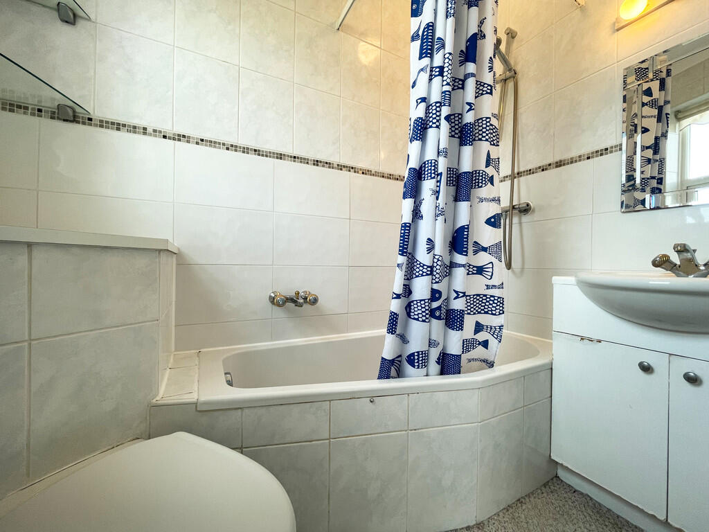 FECD031C-CF74-482...