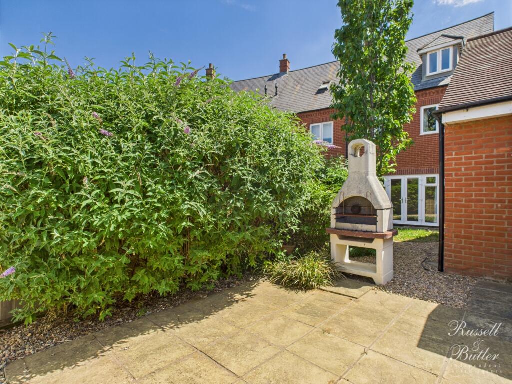 CAM01995G0-PR0330-STILL030